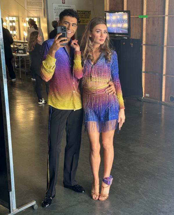 Anna Delvey and Ezra Sosa make their "DWTS" debut.